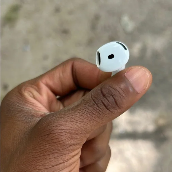 Apple White Wireless Earbuds